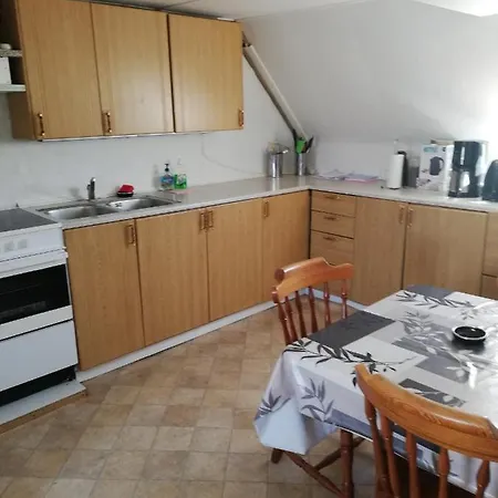 Byhus Lejlighed 1.sal Apartamento